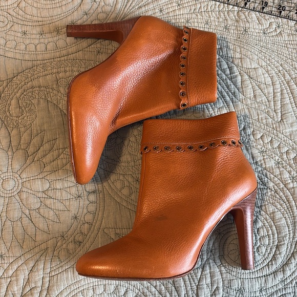 MICHAEL Michael Kors Roadie Leather Ankle Boot in Luggage Tan Women's Size 7M - Picture 3 of 17